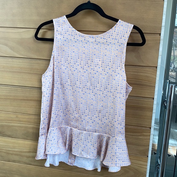 Silk top w buttons down back. - Picture 1 of 4